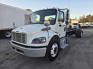 2019 Freightliner M2 106 - Day Cab