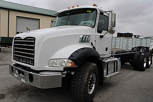 2013 Mack Granite GU813