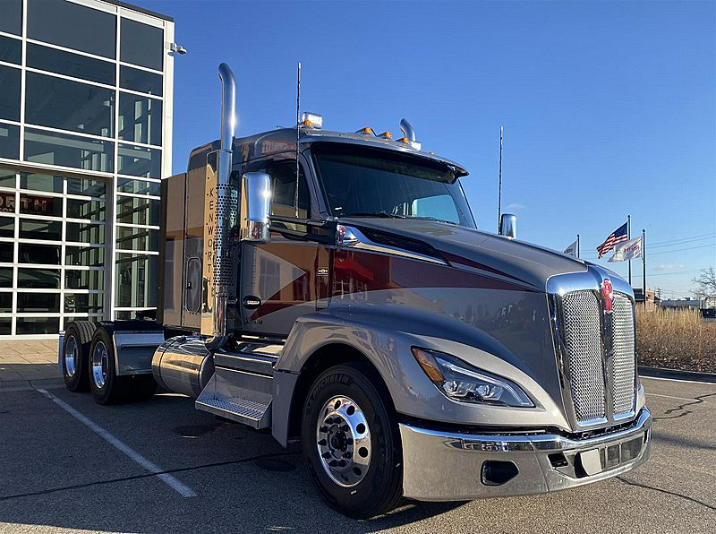 2025 Kenworth T680 For Sale | 40