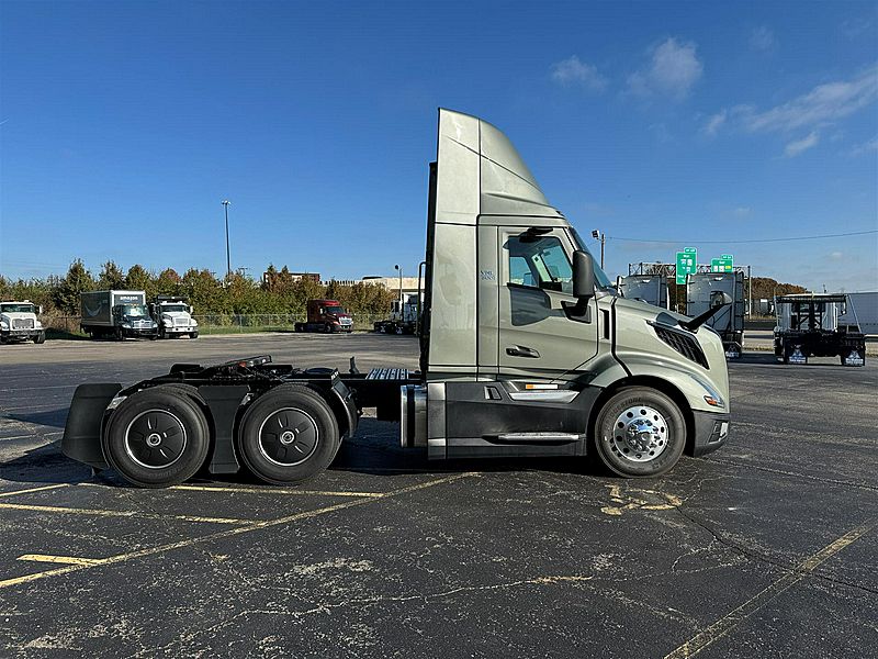 2025 Volvo VNL