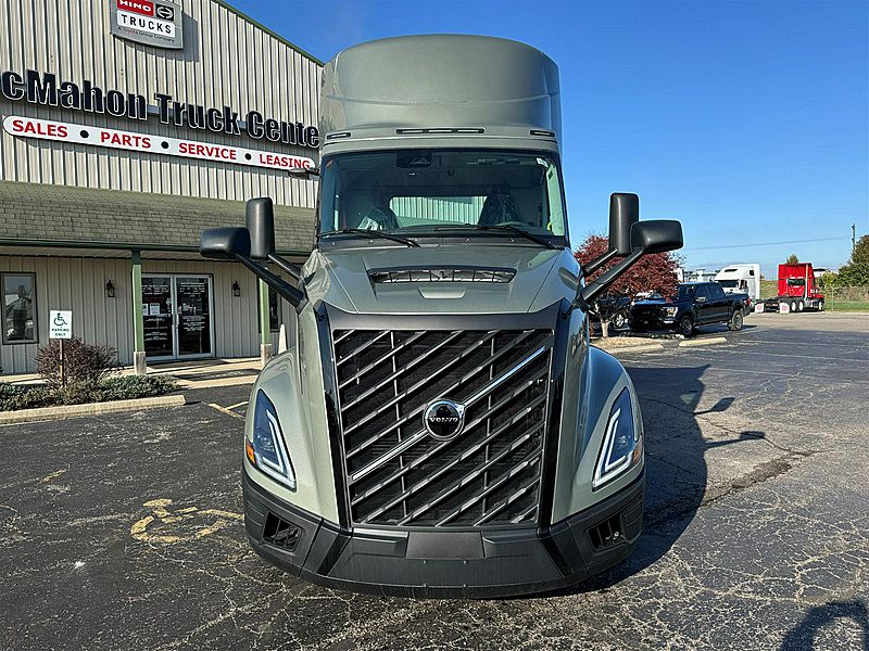 2025 Volvo VNL