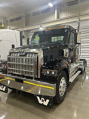 2025 Western Star 49X 72" Mid Roof - Day Cab