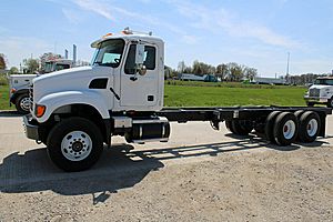 2007 Mack Granite CV713 - Cab & Chassis