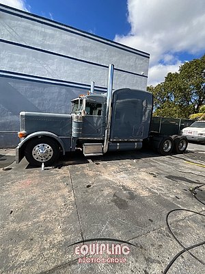 2007 Peterbilt 379 - Sleeper Truck
