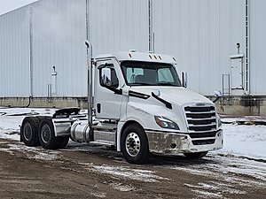 2025 Freightliner Cascadia - Day Cab