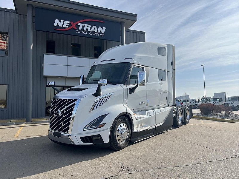 2025 Volvo VNL 860