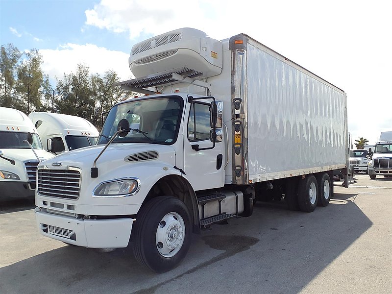 2018 Freightliner M2 106
