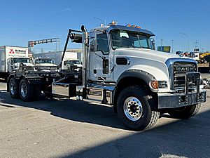 2025 Mack Granite GR64F - Roll-Off