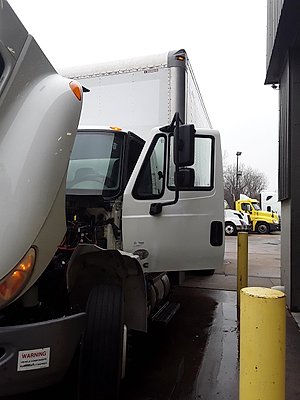 2018 International DuraStar 4300 - Box Van