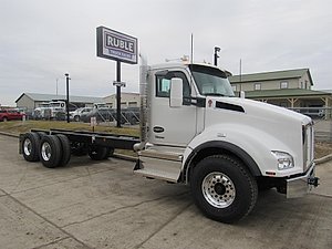 2025 Kenworth T880