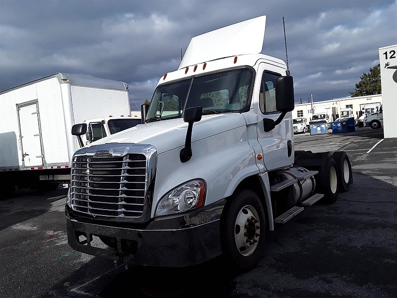 2018 Freightliner CASCADIA 125