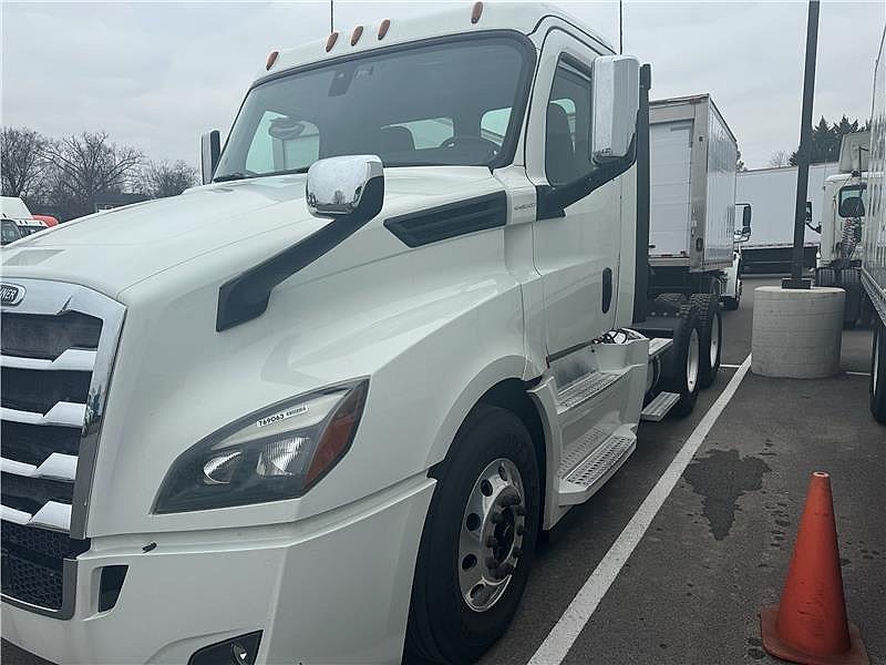 2018 Freightliner NEW CASCADIA PX12664
