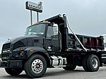 2025 Mack MD742
