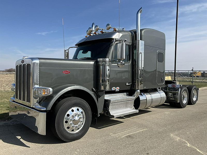 2026-peterbilt-589.1.jpg