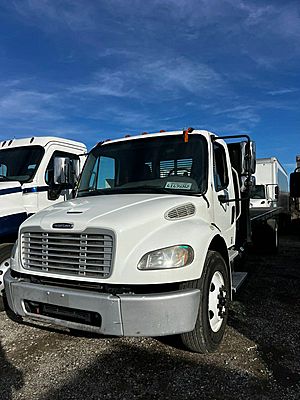 2018 Freightliner M2 106 - Day Cab