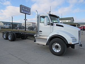 2025 Kenworth T880