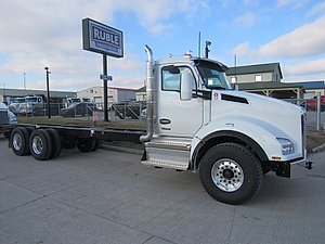 2025 Kenworth T880