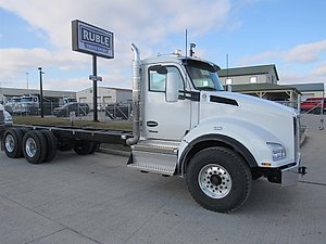 2025 Kenworth T880