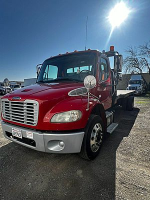 2018 Freightliner M2 106 - Day Cab