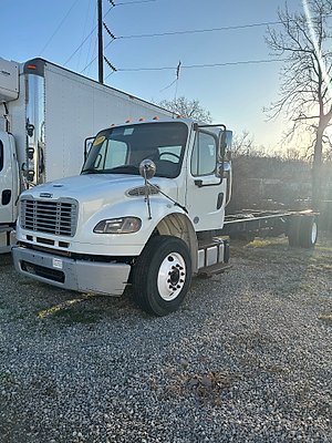 2018 Freightliner M2 106