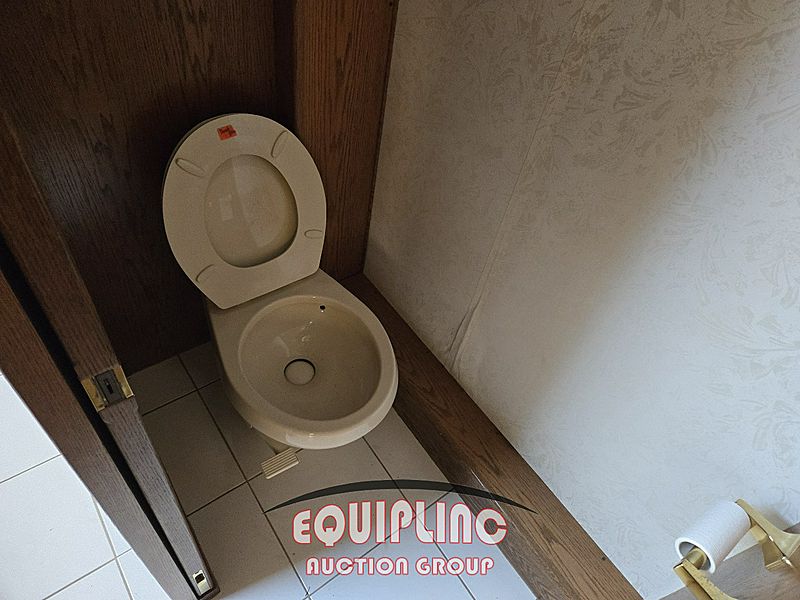 1996 COUNTRY COACH INTRIGUE