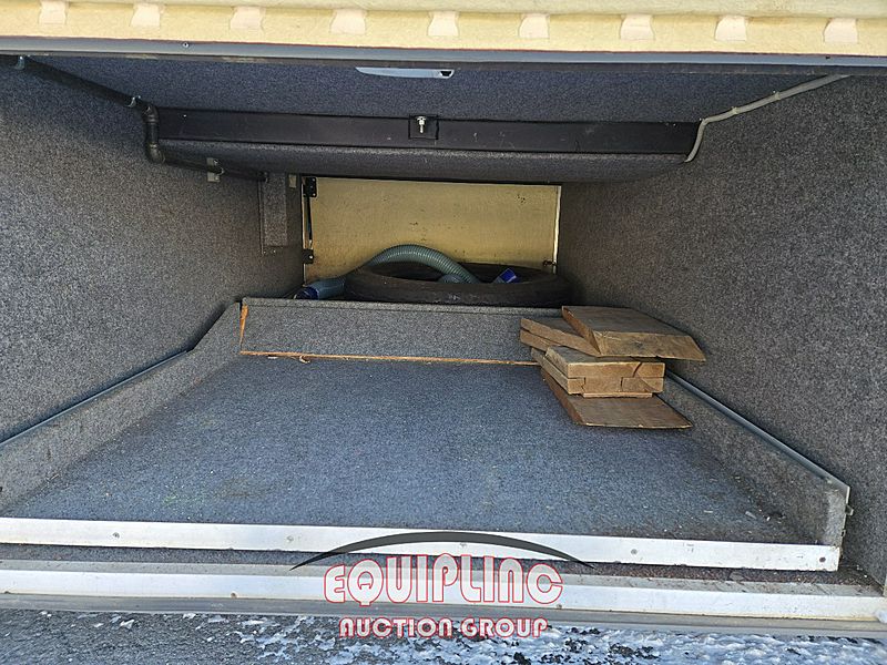 1996 COUNTRY COACH INTRIGUE