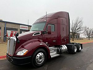 2021 Kenworth T680 - Sleeper Truck