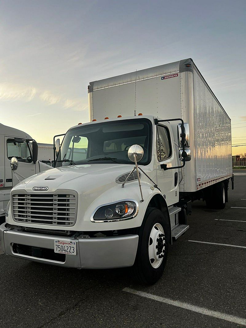 2019 Freightliner M2 106 For Sale | 26' Box | #832953