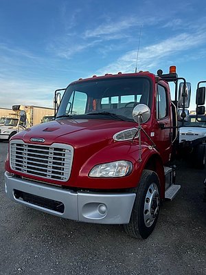 2018 Freightliner M2 106 - Day Cab