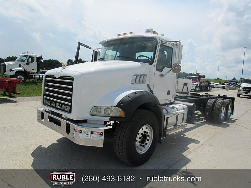 2013 Mack GU813