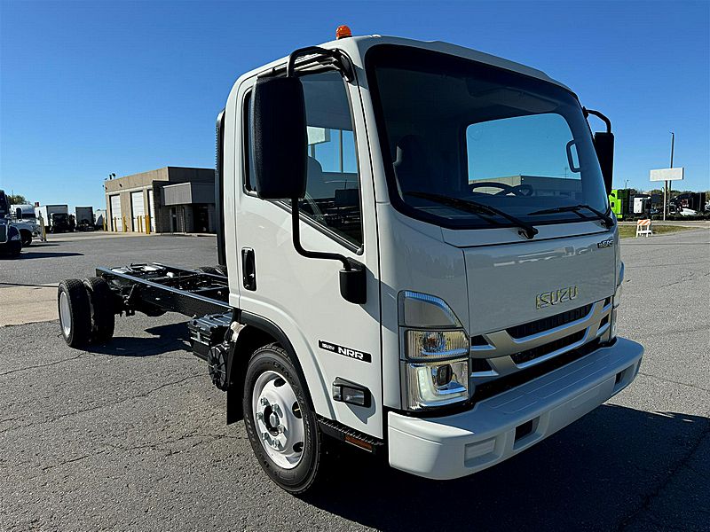 2025 Isuzu NRR