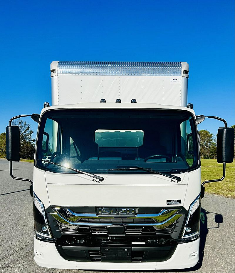 2025 Isuzu NRR