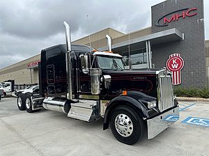 2025 Kenworth W900L