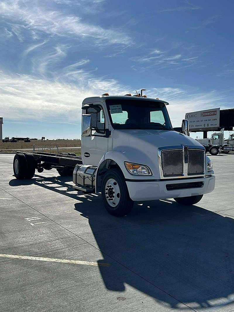 2025 Kenworth T280
