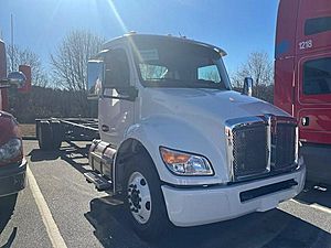 2025 Kenworth T280