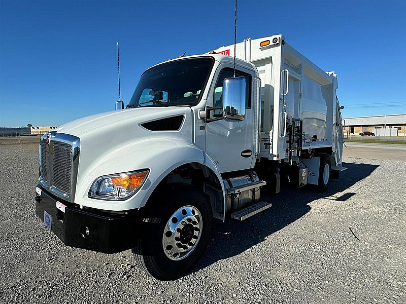 2025 Kenworth T380