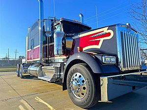 2025 Kenworth W900L