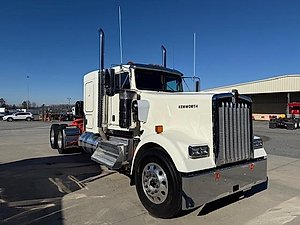 2025 Kenworth W900L
