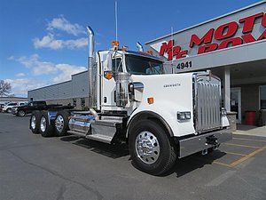 2026 Kenworth W900B Ext Cab - Sleeper Truck