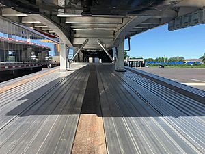 2027 East FLATBED - Flatbed Trailer