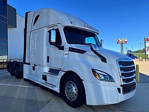 2025 Freightliner Cascadia PT126SLP - Day Cab