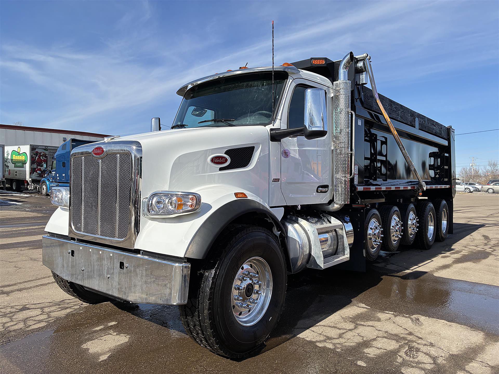2026-peterbilt-567.1.jpg