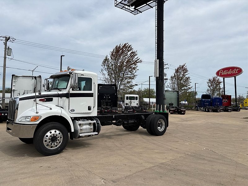 2020 Peterbilt 337