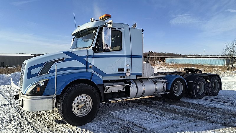 2017 Volvo VNX