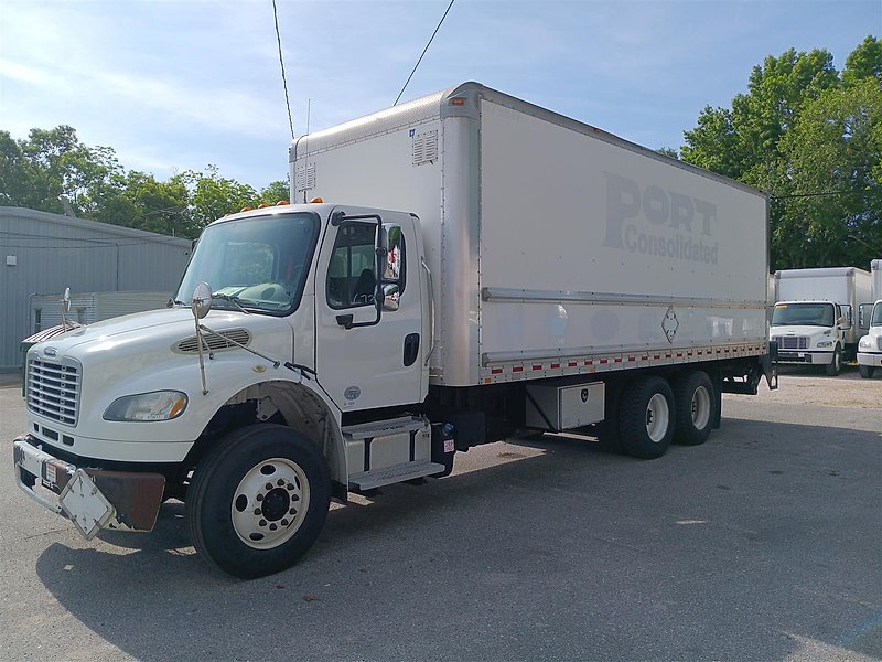 2017 Freightliner M2 106