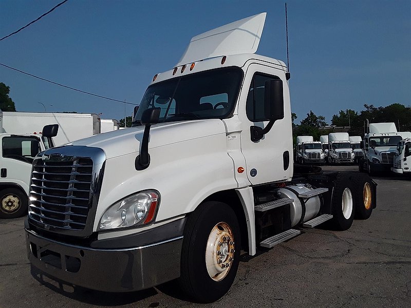 2015 Freightliner CASCADIA 125