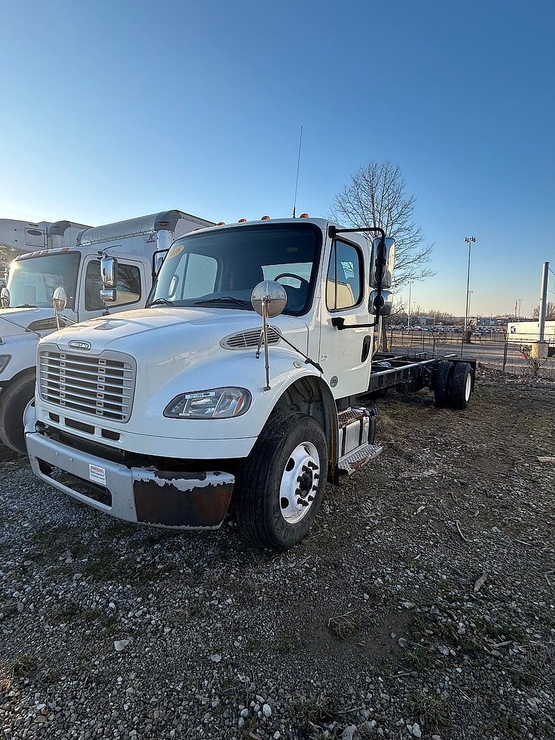 2018 Freightliner M2 106