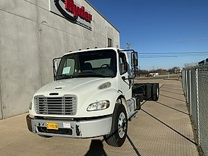 2018 Freightliner M2 106