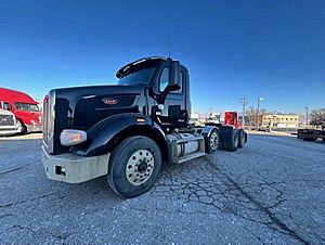 2018 Peterbilt 579 - Day Cab