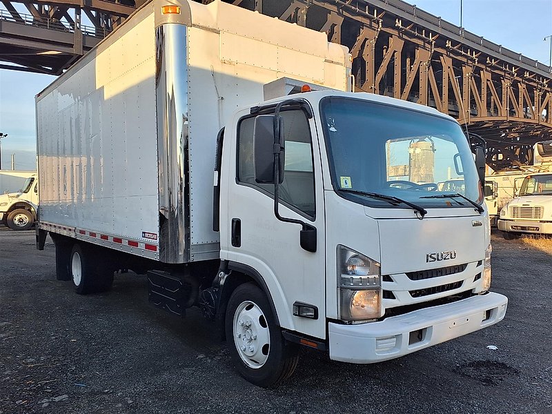 2017 Isuzu NRR